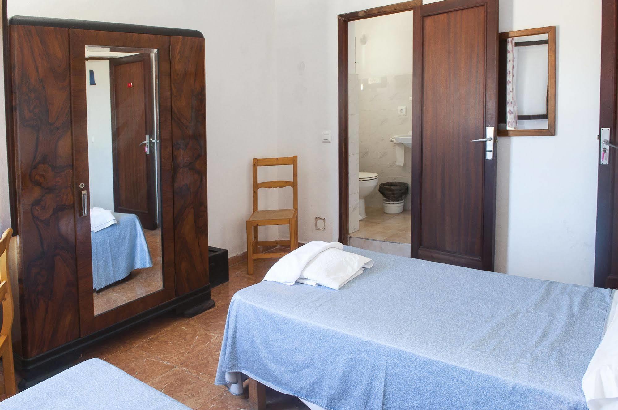 Surfing Concept Hostel Cala Ratjada  Bagian luar foto